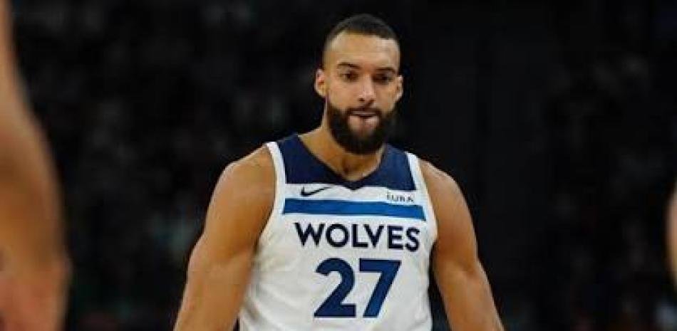 Gobert-lidera-a-los-Wolves-a-la-victoria-sobre-los-Warriors-con-24-puntos-y-14-rebotes_.jpg