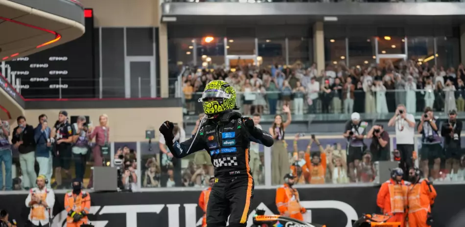 Lando-Norris-se-corona-campeon-de-F1-por-primera-vez-tras-su-actuacion-en-Abu-Dabi_.webp