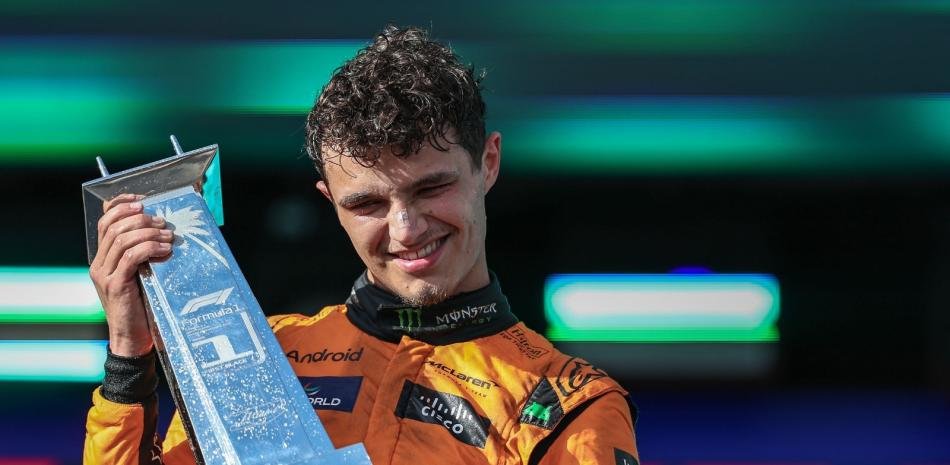 Lando-Norris-toma-el-control-en-la-lucha-por-el-premio-de-Formula-1_.jpg