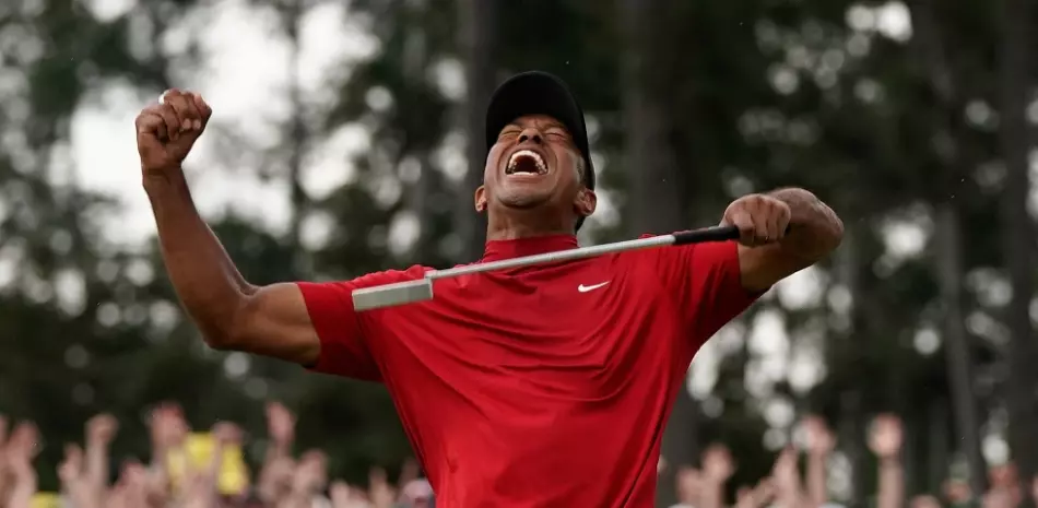 Tiger-Woods-alcanza-los-50-anos-resonando-con-las-leyendas-del-golf_.webp
