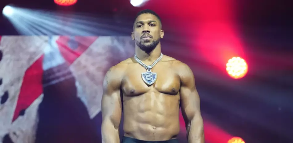 Anthony-Joshua-comparte-emociones-tras-accidente-fatal-que-involucra-a-amigos-cercanos_.webp