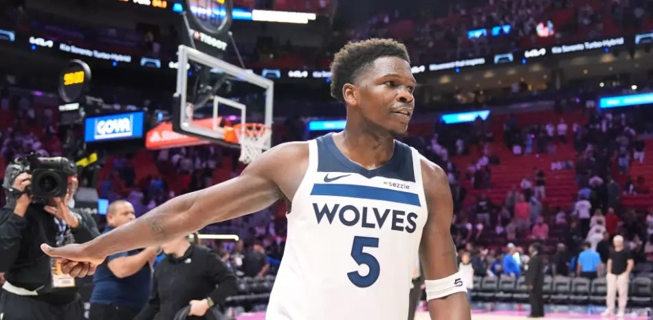 Edwards-y-Reid-lideran-con-62-puntos-y-los-Timberwolves-detienen-al-Heat_.webp