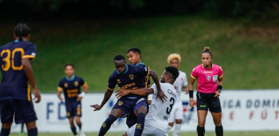 Cibao-y-Pantoja-terminan-en-empate-en-el-Clasico-de-la-LDF_.jpg