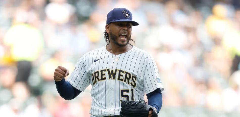 Freddy Peralta se ausenta del Clásico Mundial de Béisbol con República Dominicana