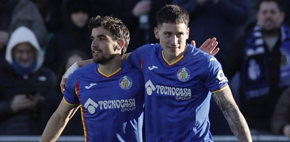 Getafe despega en la clasificación tras vencer a Villarreal con goles de Arambarri y Satriano