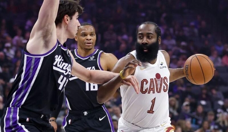James-Harden-anota-23-puntos-en-su-debut-y-lidera-la-victoria-de-los-Cavaliers-sobre-los-Kings_.jpg