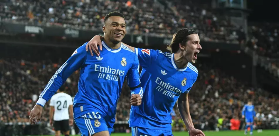 Mbappe-brilla-y-Real-Madrid-asegura-victoria-sobre-Valencia-para-mantenerse-cerca-del-Barcelona_.webp