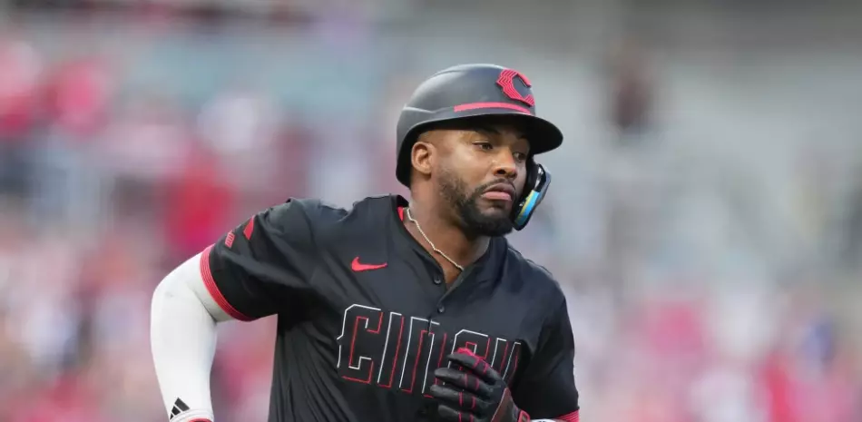 Miguel Andújar firma contrato de un año por 4 millones de dólares con San Diego