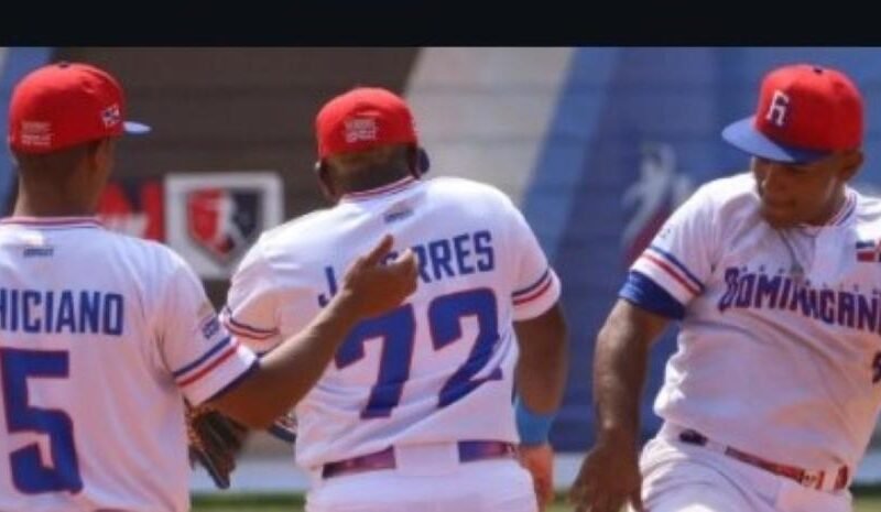 Republica-Dominicana-avanza-hacia-Lima-2027-y-busca-clasificacion-mundialista-en-softbol-ante-Estados-Unidos-en-Panam_.jpg