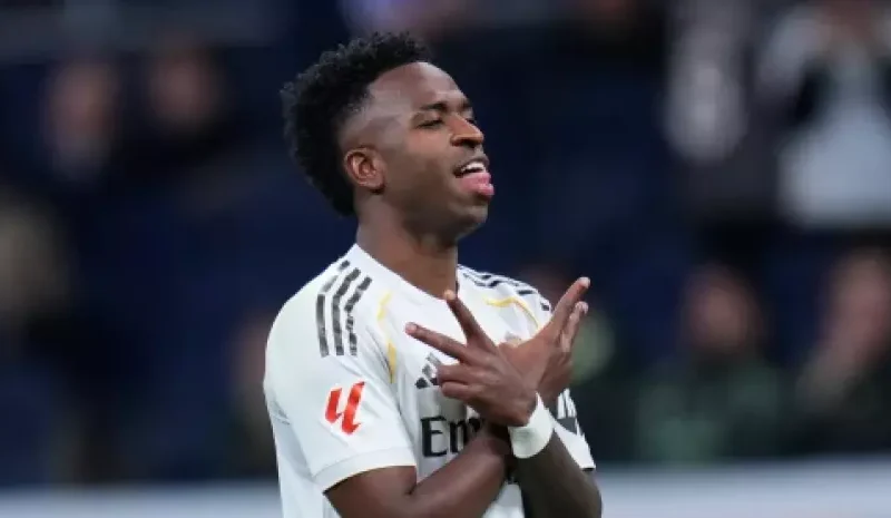 Vinicius-brilla-con-doblete-en-la-victoria-4-1-del-Real-Madrid-sobre-la-Real-Sociedad-sin-Mbappe-en-el-equipo_.webp