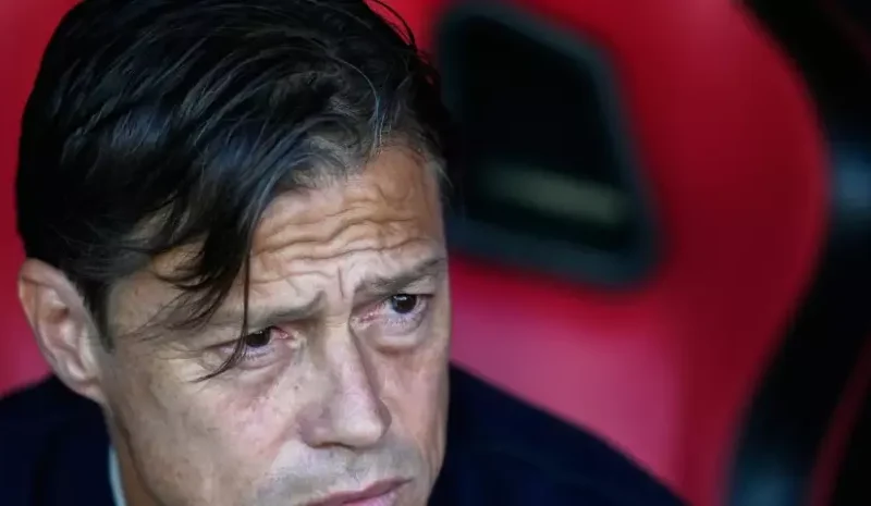 Sevilla despide al técnico Matías Almeyda tras perder ante Valencia
