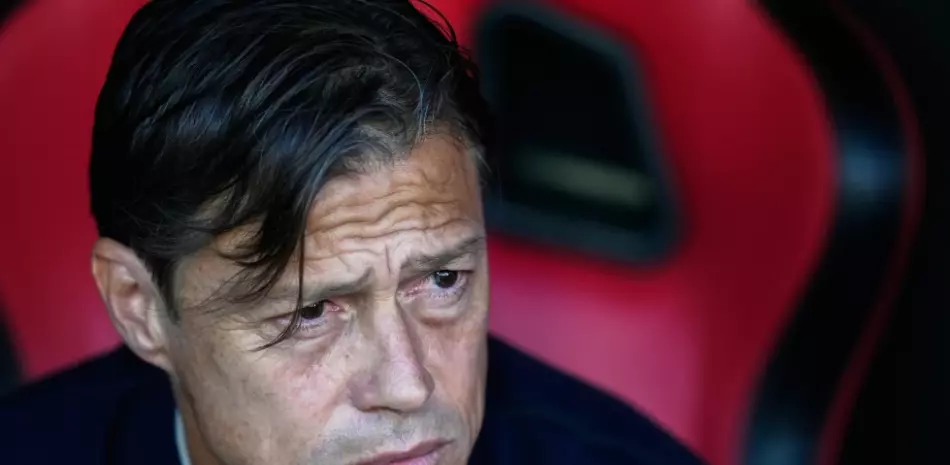Sevilla despide al técnico Matías Almeyda tras perder ante Valencia