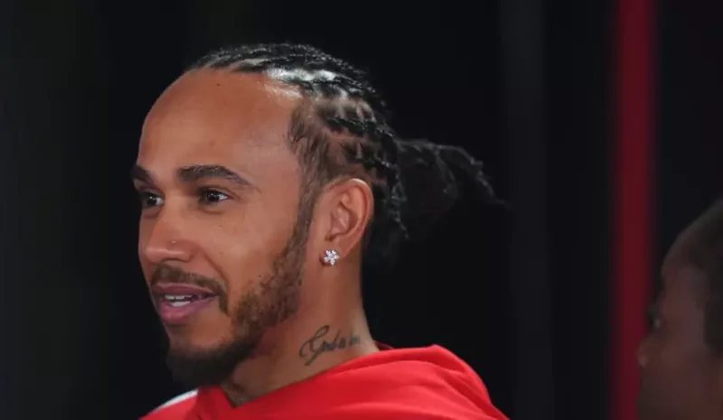 Hamilton deja claro que sigue en la pelea tras una pasada temporada abismal