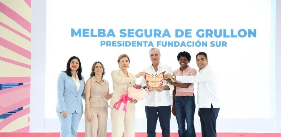 Presidente Luis Abinader inaugura los Juegos de la Mujer