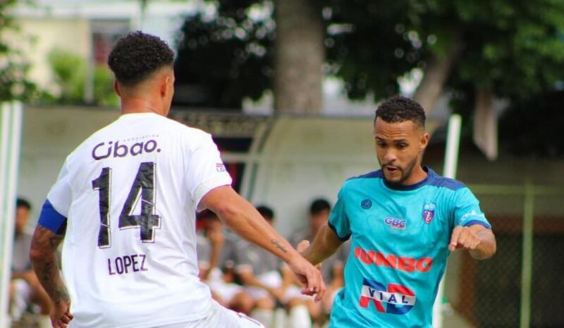 Salcedo derrota a la O&M y clasifica a las semifinales