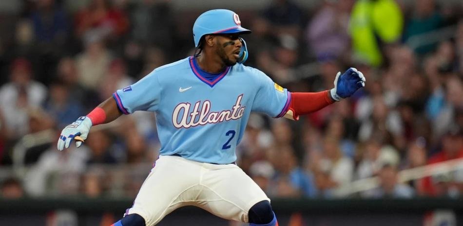 Jorge Mateo dispara cuatro hits y los Bravos dan paliza 13-1 a los Guardianes