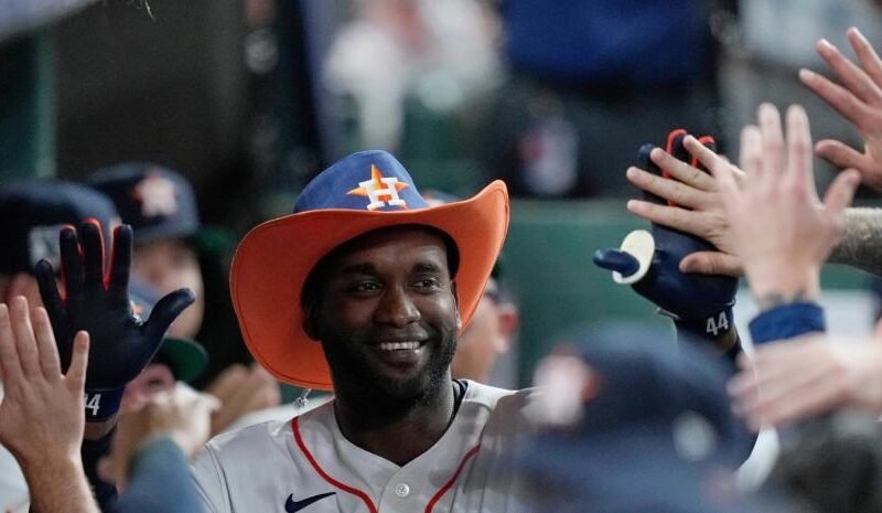 Yordan Álvarez conecta su 11mo jonrón y Astros vencen 2-0 a Guardianes