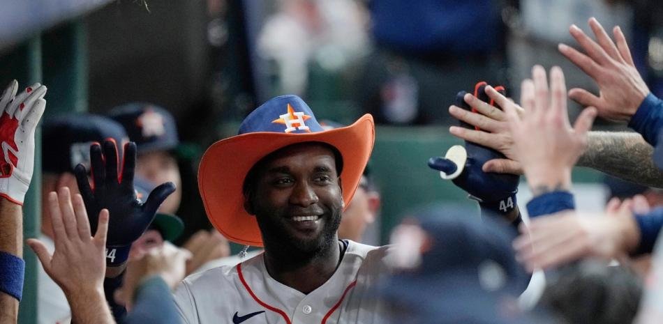 Yordan Álvarez conecta su 11mo jonrón y Astros vencen 2-0 a Guardianes