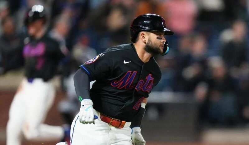 Bichette da doble con las bases llenas y los Mets logran angustiante victoria