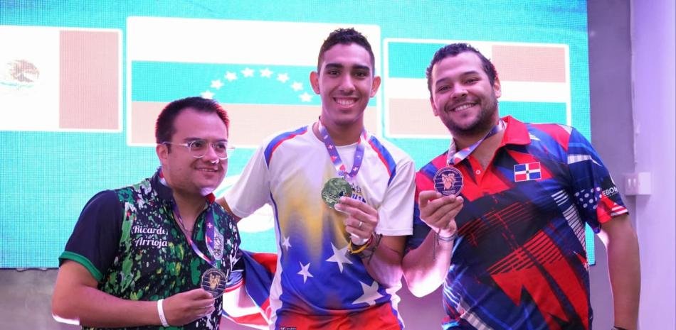 Gregory Morín Jr. gana bronce en el Campeonato Centroamericano de Boliche
