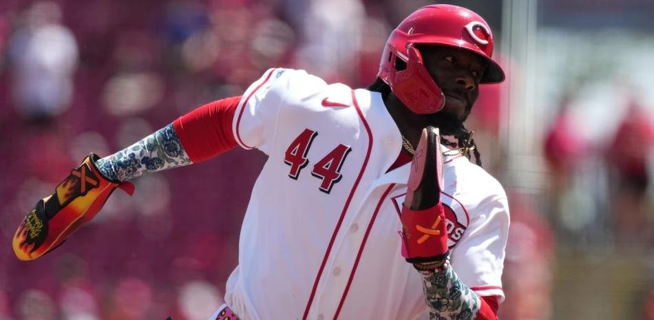 De La Cruz, Steer y Abbott lideran blanqueada de los Rojos