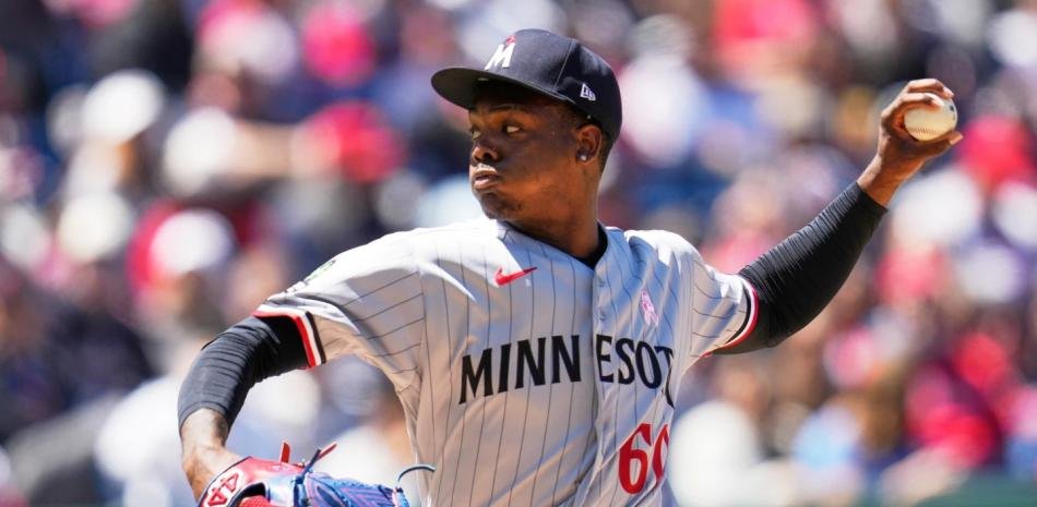 Clemens y Rojas lideran a los Mellizos a una victoria de 5-4 sobre los Guardianes