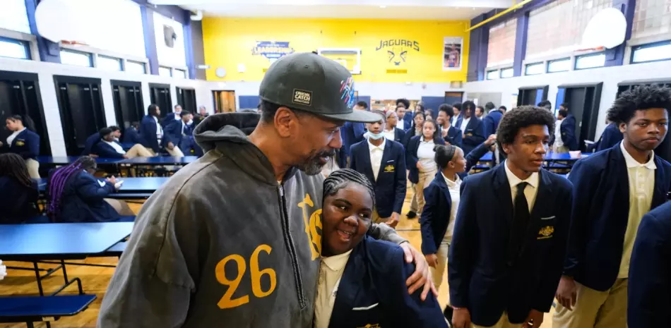 El exNBA Jalen Rose dedica su tiempo a la escuela que lleva su nombre en Detroit