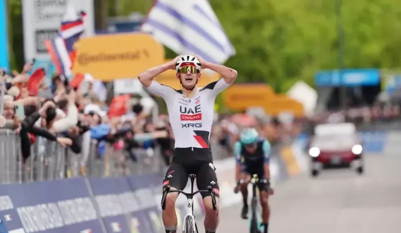 Arrieta conquista la quinta etapa del Giro a Italia a pesar de ir en dirección equivocada