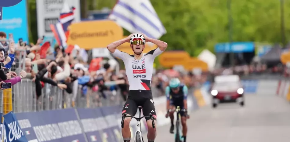 Arrieta conquista la quinta etapa del Giro a Italia a pesar de ir en dirección equivocada