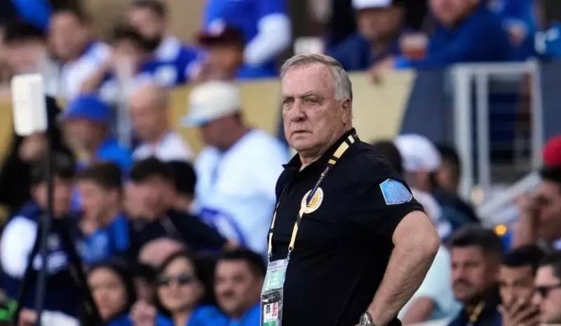 Curazao vuelve a contratar a Dick Advocaat como técnico para la Copa Mundial