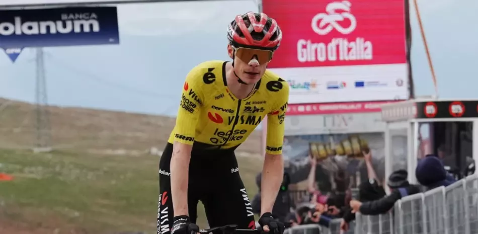 Vingegaard logra su primera victoria de etapa en el Giro de Italia