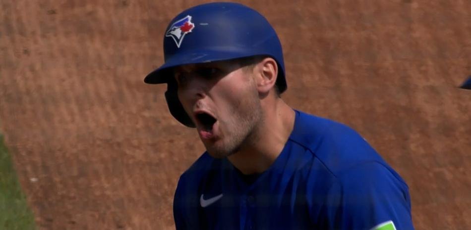 Daulton Varsho decide con imparable la victoria de los Azulejos sobre Detroit