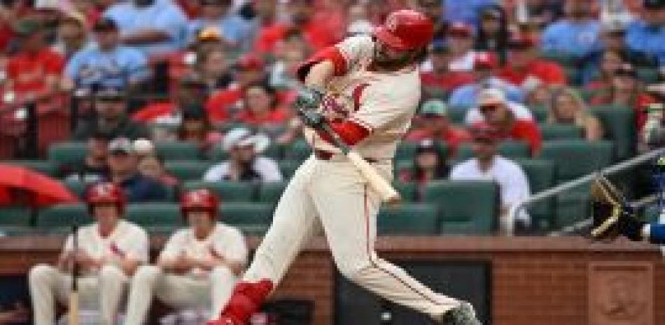 Burleson y Winn sobresalen en la victoria de los Cardenales