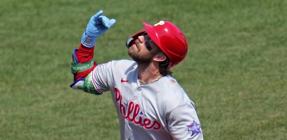 Harper conecta un jonrón contra Paul Skenes y los Phillies vencen a Piratas