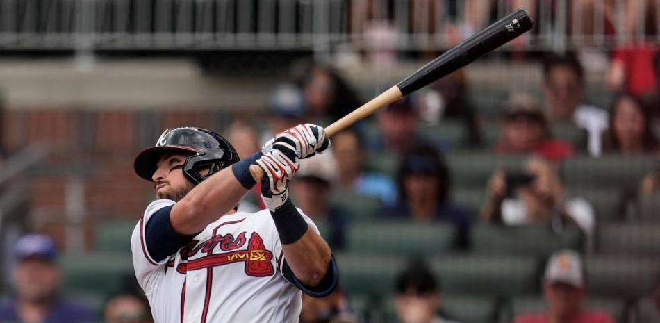 Riley jonronea y los Bravos ganan serie ante Medias Rojas