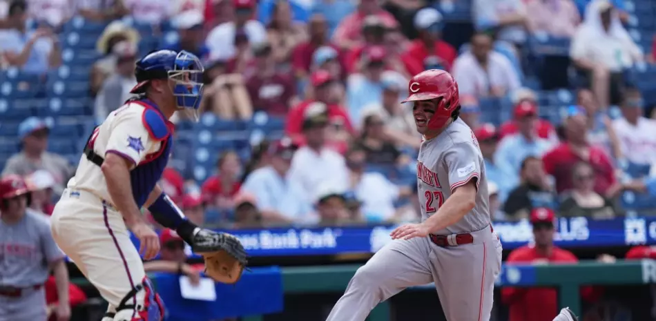 Nathaniel Lowe empuja tres carreras y los Rojos vencen