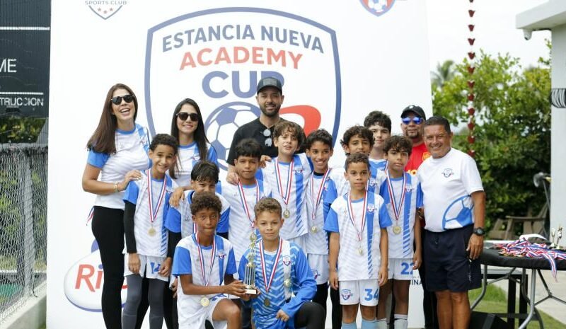Estancia Nueva SC, Jonathan Faña y Pueblo Arriba campeones en Estancia Nueva Academy Cup