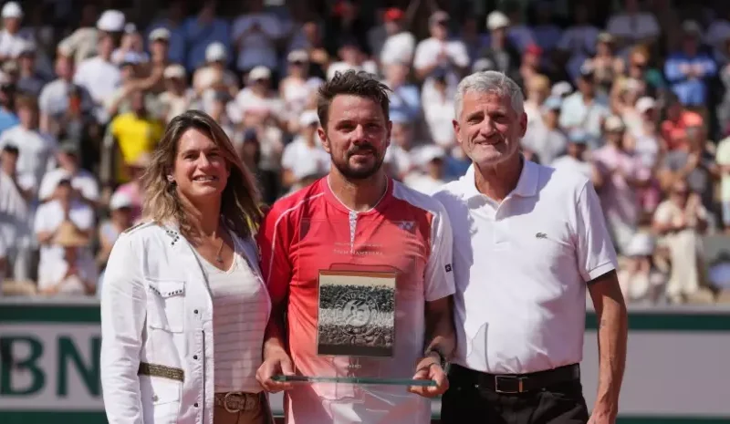 Wawrinka se despide con emoción del Abierto de Francia tras perder en primera ronda