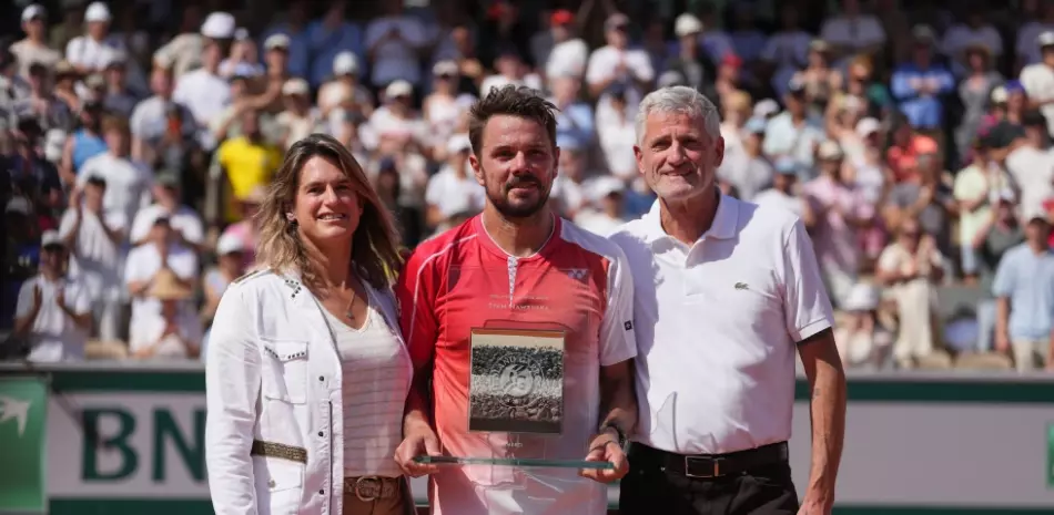 Wawrinka se despide con emoción del Abierto de Francia tras perder en primera ronda