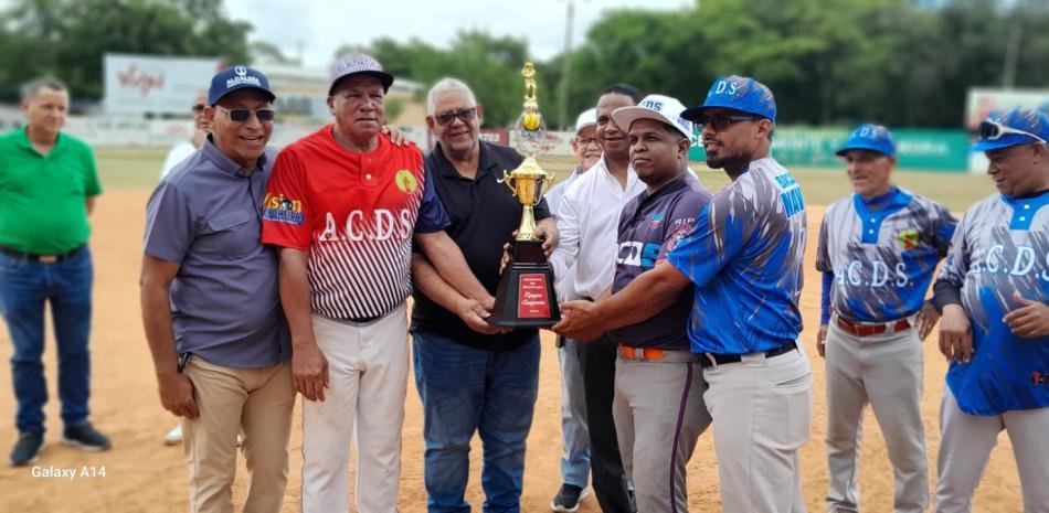 La ACDS comienza torneo de softbol dedicado