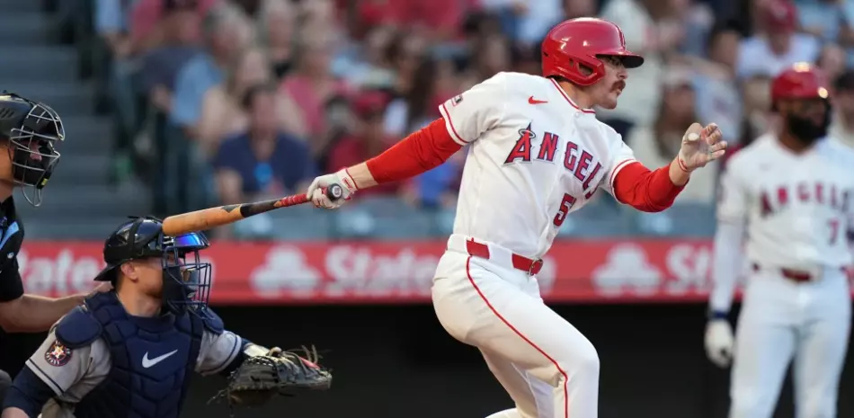 Angelinos anotan 5 en el segundo, Ureña lanza 5 innings en blanco y vencen a los Astros