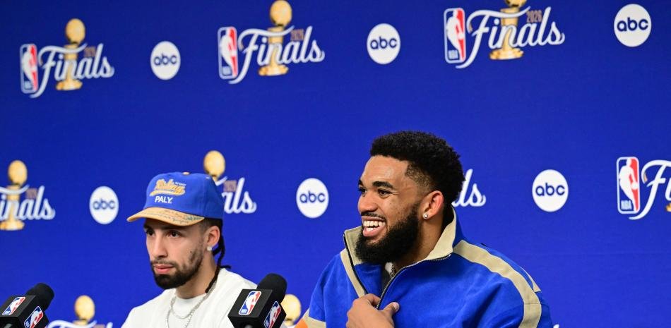 KAT y Alvarado lideran a los Knicks hacia la victoria en la NBA con sabor latino