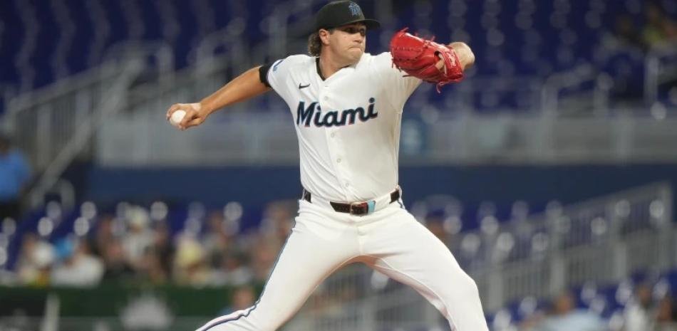 Tyler Phillips consigue su primer triunfo del año mientras Marlins superan a D-backs 2-0